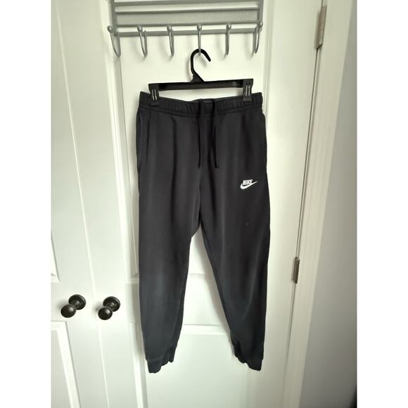 Nike Sportswear Club Fleece Jogger Men Sm Black Tapered Sweatpants Workout Gym - Picture 1 of 4